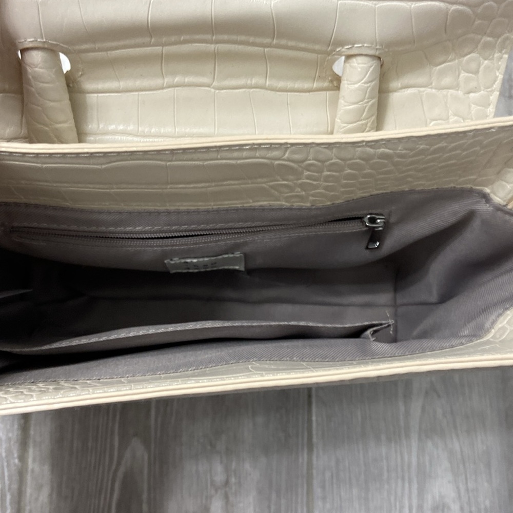 A New Day Vegan pebbled leather purse, like new - Picture 7 of 11
